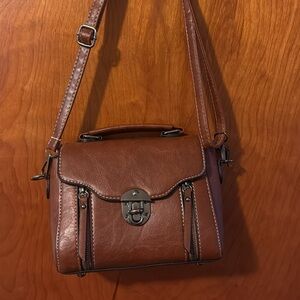 Elegant Brown Leather Shoulder Bag